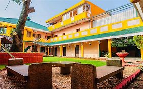 La Courtyard