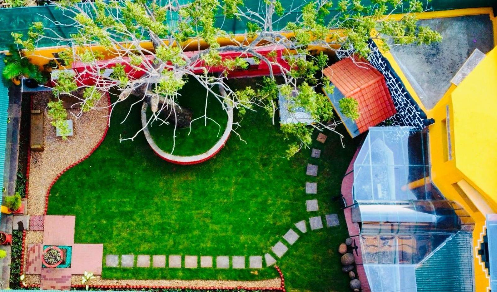 La Courtyard Hotel Pondicherry Exterior photo