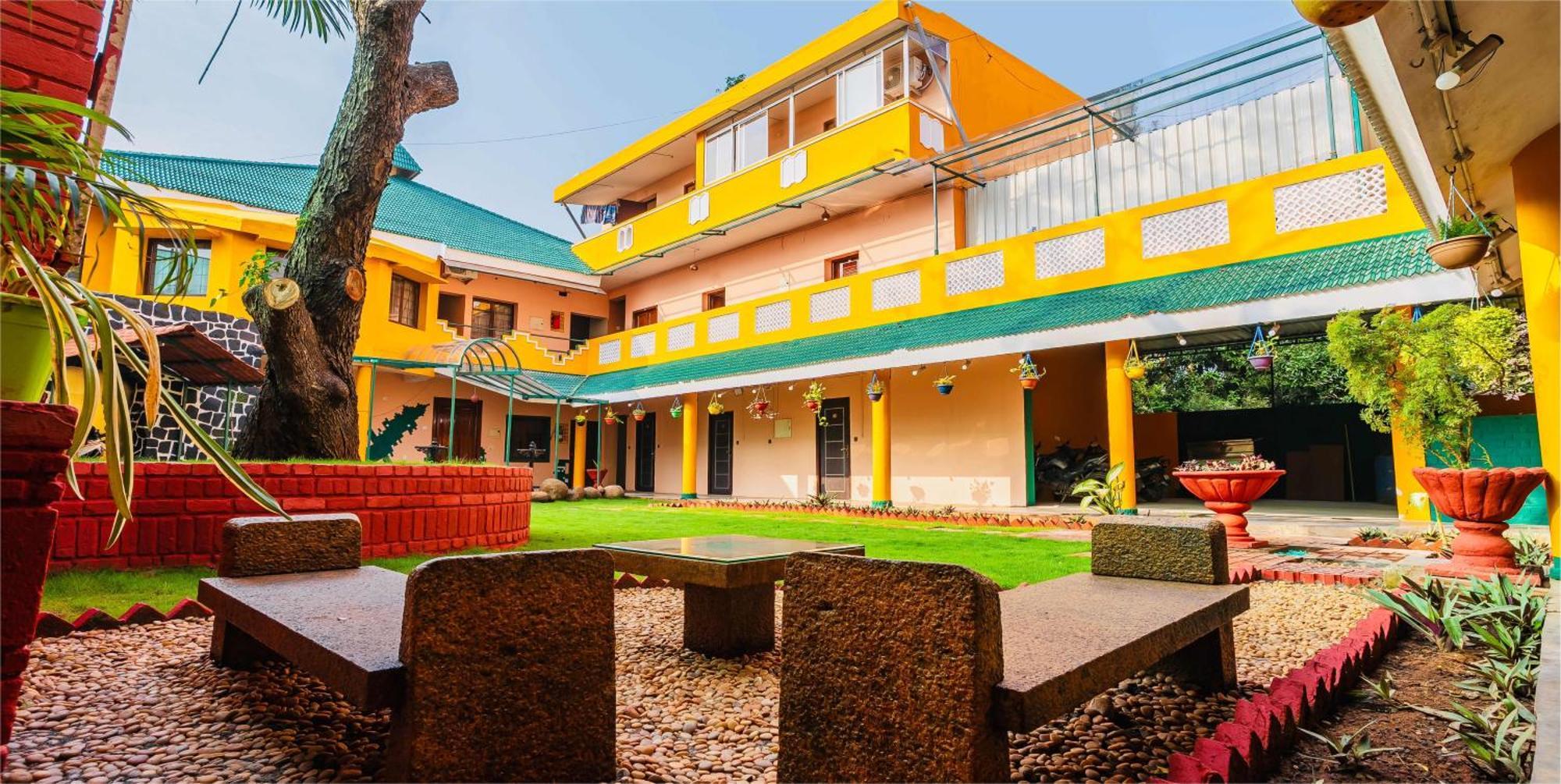 La Courtyard Hotel Pondicherry Exterior photo