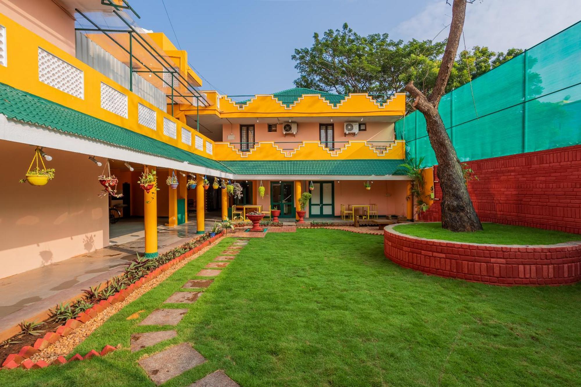 La Courtyard Hotel Pondicherry Exterior photo